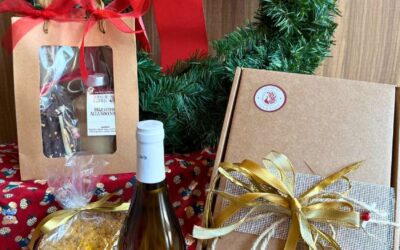 Natale 2025:  I nostri pacchi racchiudono sapori genuini, artigianato unico e il cuore del nostro territorio a km zero.