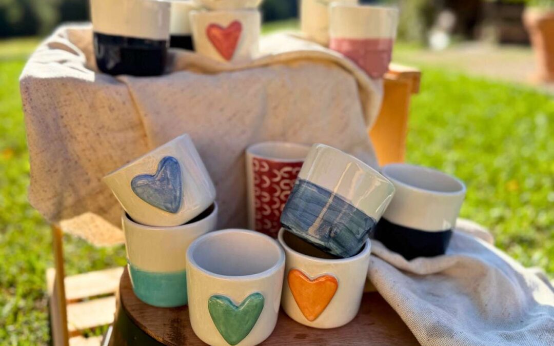 Un Natale di Solidarietà: La Magia delle Tazze Primula nei Nostri Pacchi